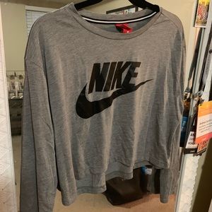 Nike Cropped Workout Top